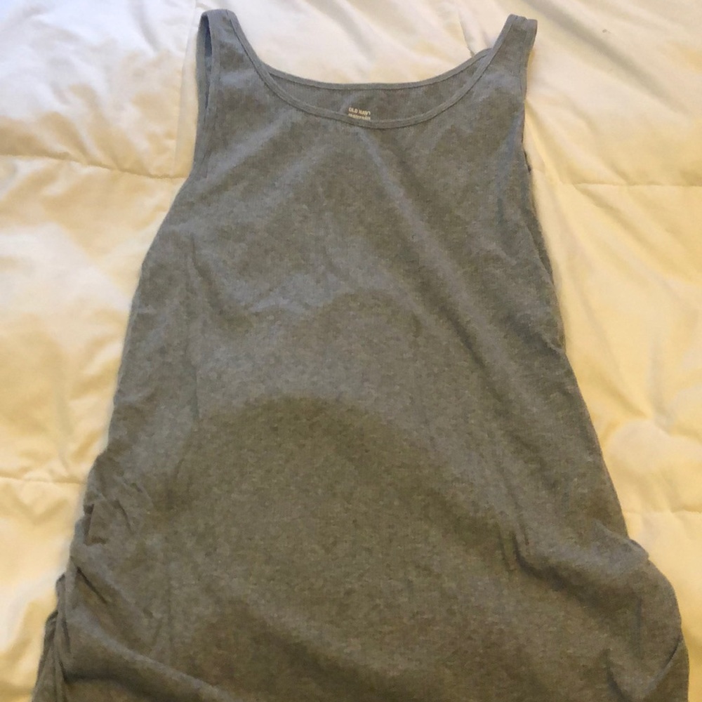Old Navy gray maternity summer top. Wore once!